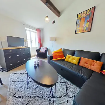 Apartment 41 3, Rue Trivalle A *